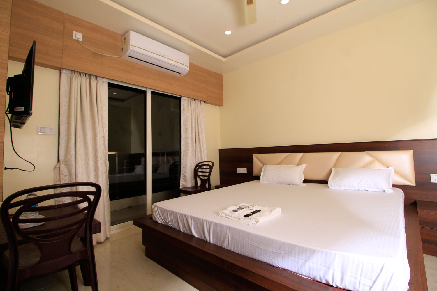 Prince Palace Jhargram Deluxe Room